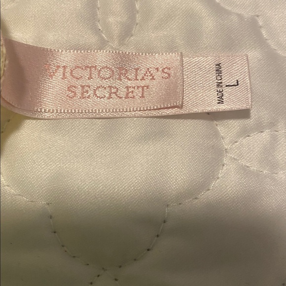 Victoria's Secret Sheer Green Floral Bra, 38C, with matching pantie, size large. - Picture 13 of 15